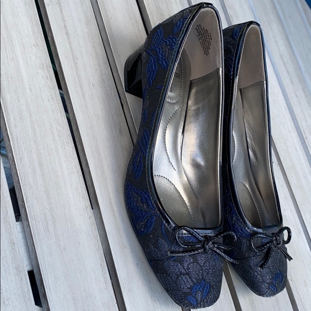 COPY - Bandolino low heel loafers!